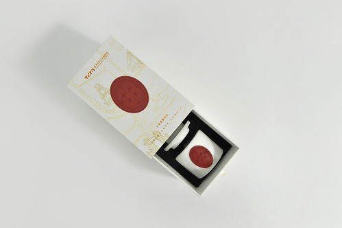 時光之影 清華藝博日晷香薰蠟燭的文化意蘊與美學(xué)創(chuàng)作